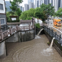 台风“白海豚”致强降雨 多地积极应对