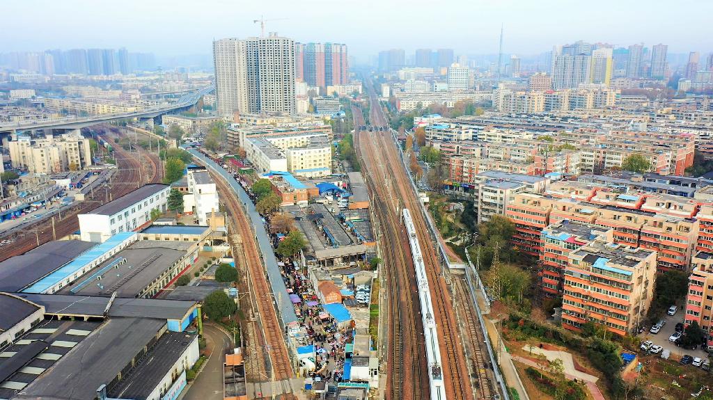6月20日零时起 郑州铁路启用全新列车运行图